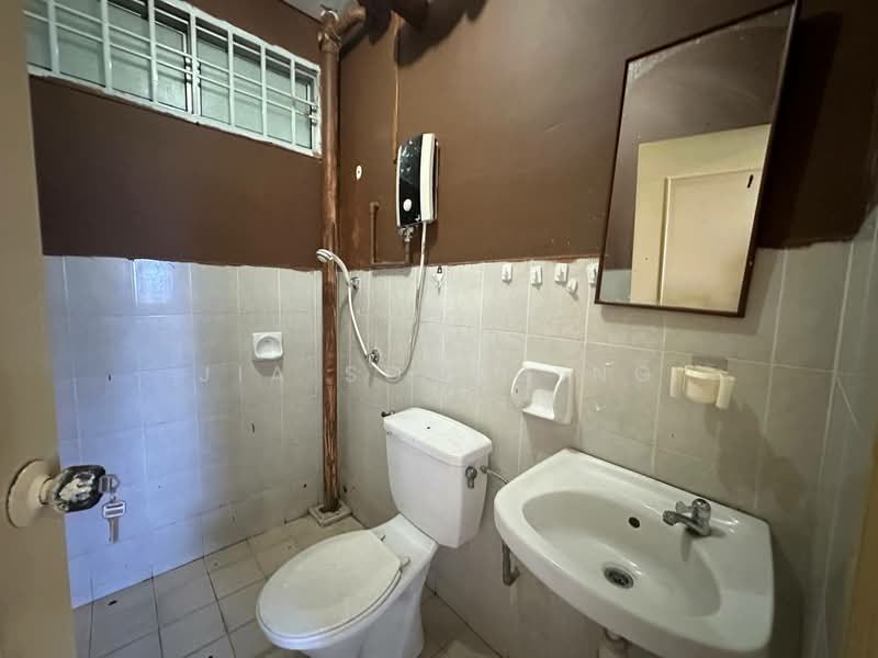 Apartment for Sale at Lake View Suites - JIA SOONG NG - Bathroom - PropertyGuru.com.my