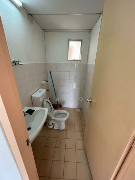 Apartment for Sale at Desa Tanjung - Ken Toh - Bathroom - PropertyGuru.com.my