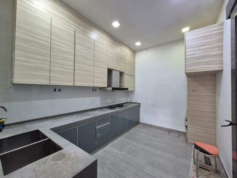 Cluster House for Sale in Taman Mutiara Mas (Skudai) - Iden Tan - Kitchen - PropertyGuru.com.my