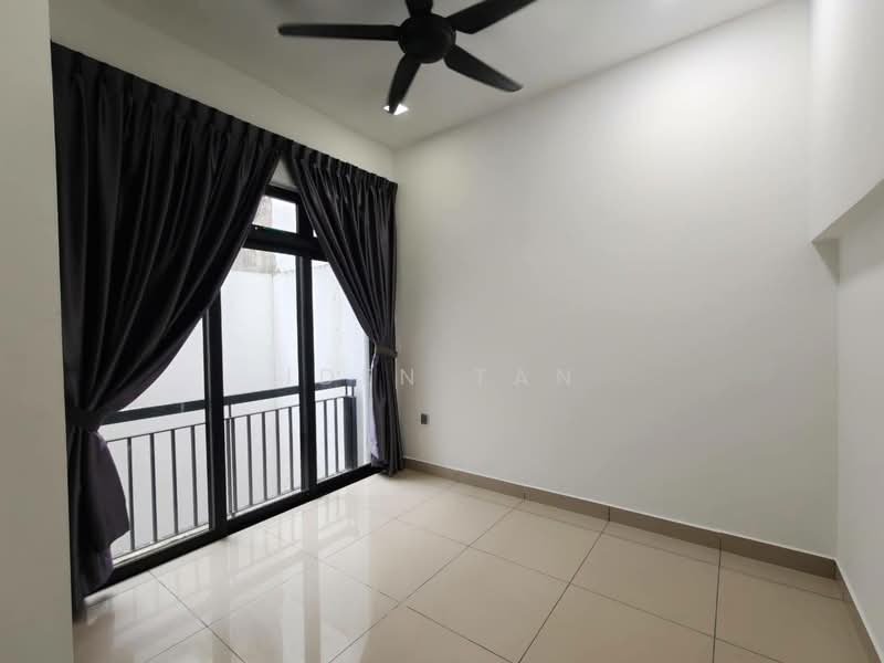 Cluster House for Sale in Taman Mutiara Mas (Skudai) - Iden Tan - Balcony - PropertyGuru.com.my