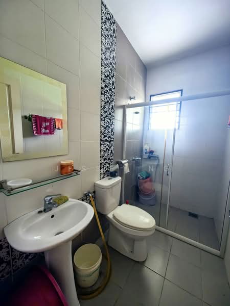 Semi-Detached House for Rent in Seri Margosa (Ipoh) - Jessey Ng - Bathroom - PropertyGuru.com.my
