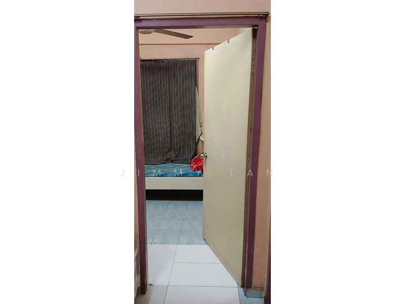 Apartment for Sale at Seri Ayu Apartment - Jimmy Tan - Bedroom - PropertyGuru.com.my