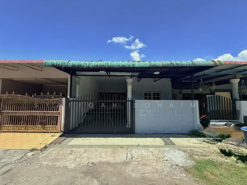 1-storey Terraced House for Sale in Kampung Teluk Panglima Garang (Telok Panglima Garang) - Syafiqah Sohaimi - PropertyGuru.com.my
