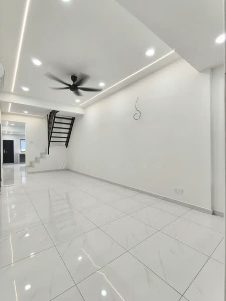 1-storey Terraced House for Sale in Taman Desa Cemerlang (Ulu Tiram) - Wil Mong - Living Room - PropertyGuru.com.my