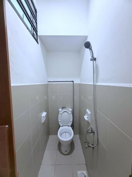 Rumah Kluster untuk Dijual di Taman Gaya (Ulu Tiram) - Karl Lim - Bathroom - PropertyGuru.com.my