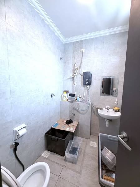 Rumah Kluster untuk Dijual di Taman Gaya (Ulu Tiram) - Karl Lim - Bathroom - PropertyGuru.com.my