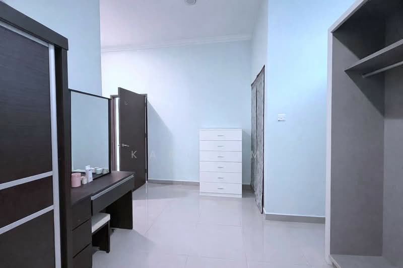 Rumah Kluster untuk Dijual di Taman Gaya (Ulu Tiram) - Karl Lim - Bedroom - PropertyGuru.com.my