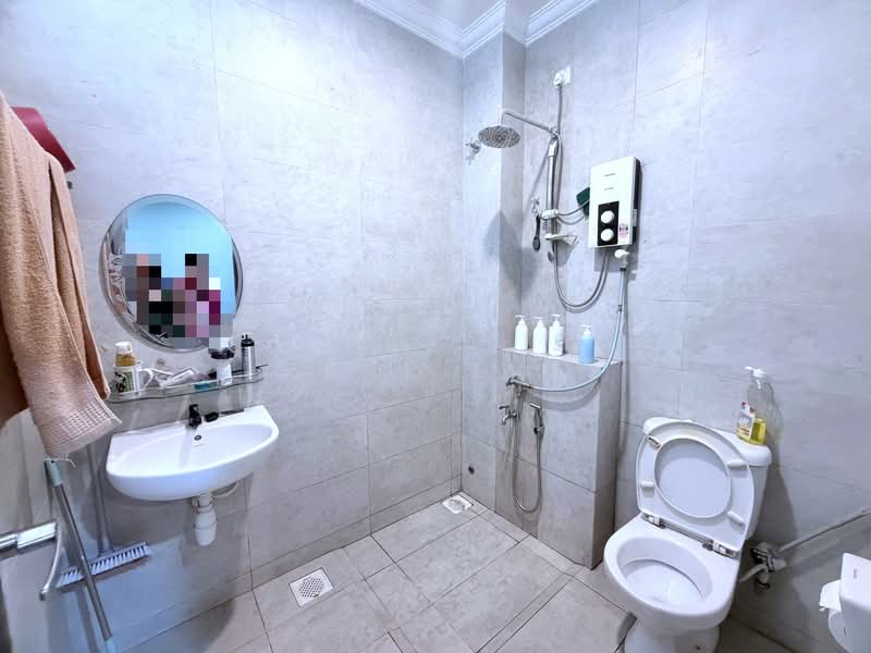 Rumah Kluster untuk Dijual di Taman Gaya (Ulu Tiram) - Karl Lim - Bathroom - PropertyGuru.com.my