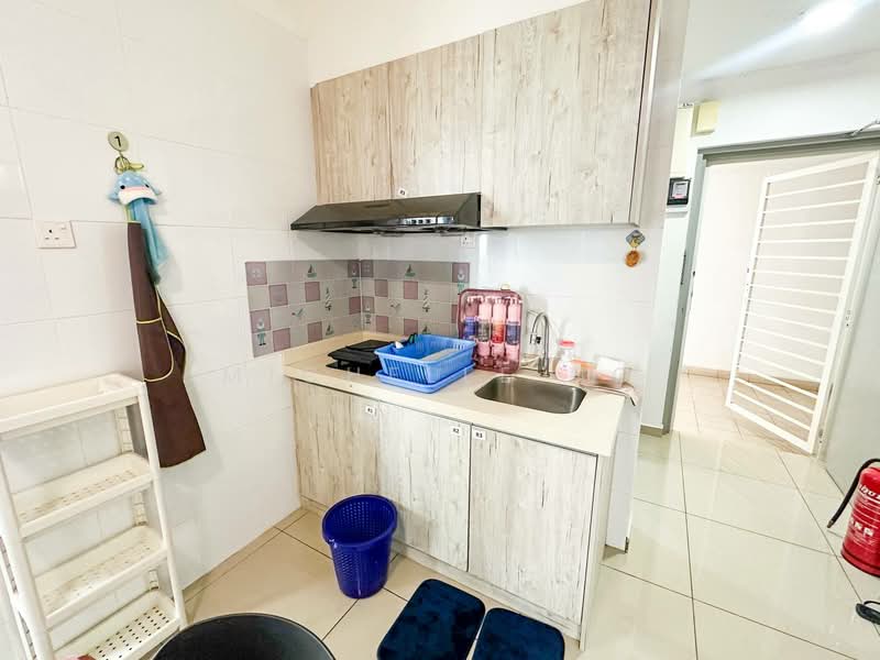 Kondominium untuk Disewa di The Edge Residence - Michelle Ng - Kitchen - PropertyGuru.com.my