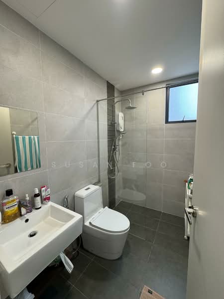 Servis Apartment untuk Dijual di Far East - Susan Foo - Bathroom - PropertyGuru.com.my