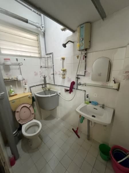 Apartment for Sale at Greenlane Heights Block B - K. E. Khoo - Bathroom - PropertyGuru.com.my