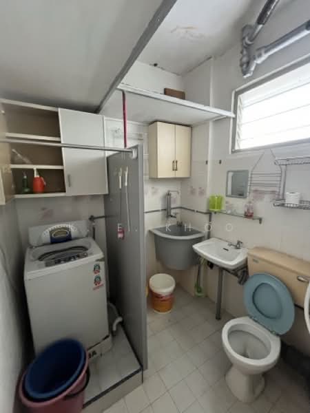 Apartment for Sale at Greenlane Heights Block B - K. E. Khoo - Bathroom - PropertyGuru.com.my