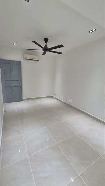 1-storey Terraced House for Sale in Bandar Sunway (Sunway) - Iryani Akhwan - Master bedroom - PropertyGuru.com.my