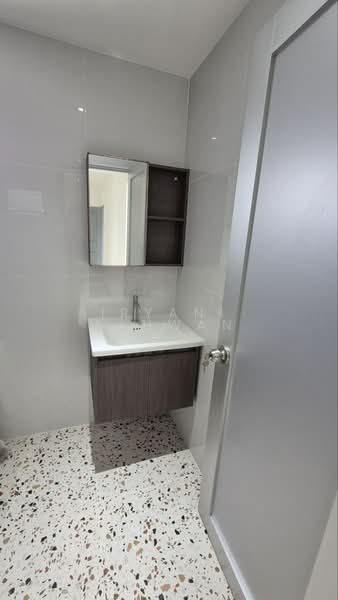 1-storey Terraced House for Sale in Bandar Sunway (Sunway) - Iryani Akhwan - Bathroom - PropertyGuru.com.my