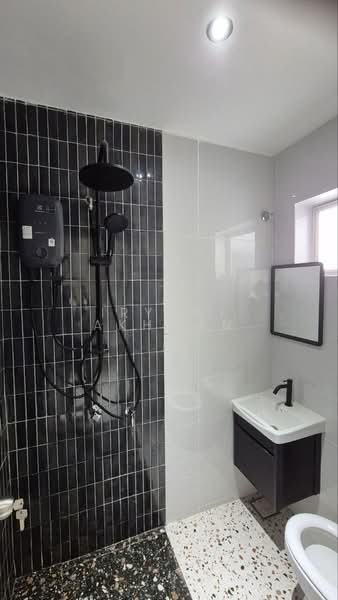 1-storey Terraced House for Sale in Bandar Sunway (Sunway) - Iryani Akhwan - Bathroom - PropertyGuru.com.my