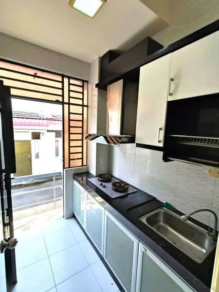 2-storey Terraced House for Sale in Bukit Indah (Iskandar Puteri (Nusajaya)) - Karl Lim - Kitchen - PropertyGuru.com.my