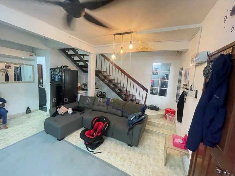 2-storey Terraced House for Sale in Puncak Alam (Selangor) - Rohana Ishak - Living Room - PropertyGuru.com.my