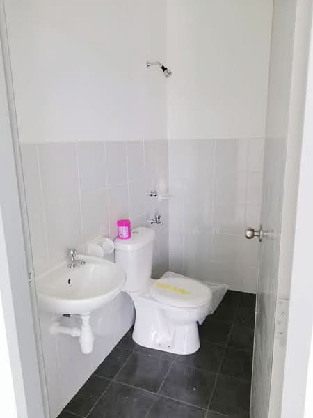 Rumah Teres 2 Tingkat untuk Dijual di Taman Pulai Mutiara (Iskandar Puteri (Nusajaya)) - Iden Tan - Bathroom - PropertyGuru.com.my
