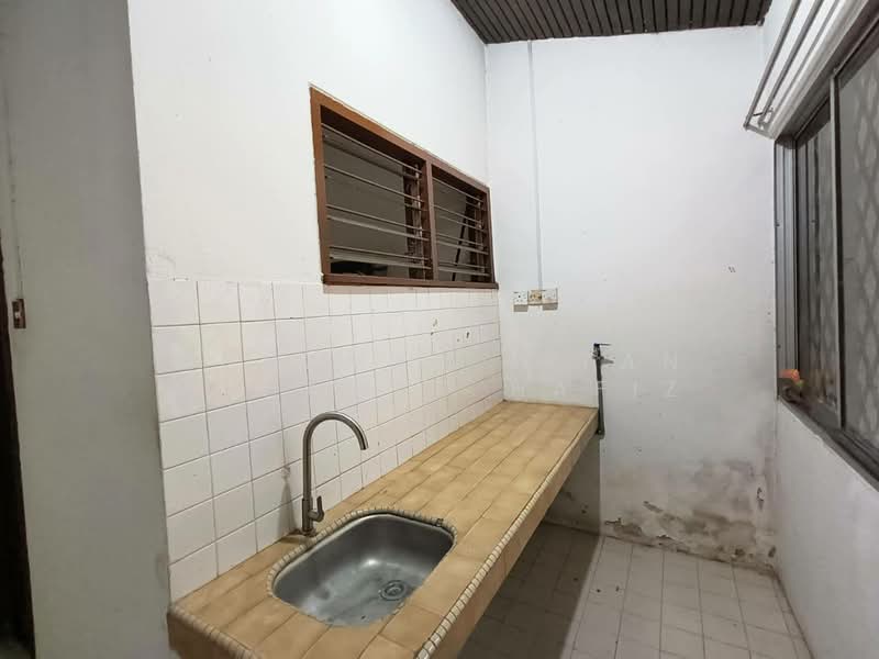 Bungalow for Rent in Seksyen 12 (Shah Alam) - Muhamad Irfan Muhamad Hafiz - Kitchen - PropertyGuru.com.my