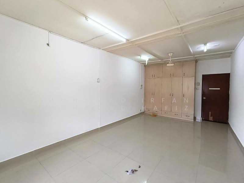 Bungalow for Rent in Seksyen 12 (Shah Alam) - Muhamad Irfan Muhamad Hafiz - Bedroom - PropertyGuru.com.my