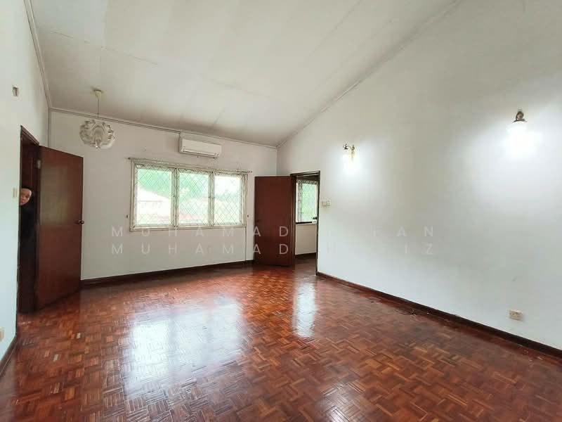 Bungalow for Rent in Seksyen 12 (Shah Alam) - Muhamad Irfan Muhamad Hafiz - Bedroom - PropertyGuru.com.my