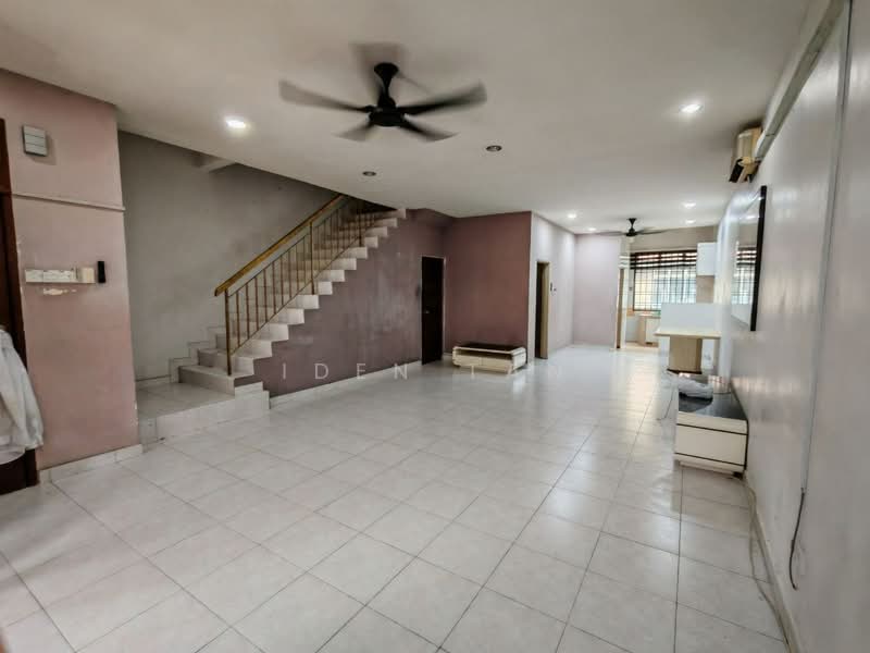 Rumah Teres 2 Tingkat untuk Dijual di Taman Nusa Bestari (Iskandar Puteri (Nusajaya)) - Iden Tan - Living Room - PropertyGuru.com.my