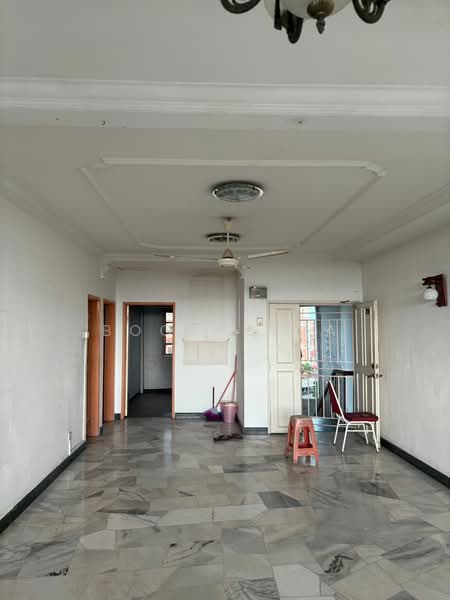 Pangsapuri untuk Dijual di Pangsapuri Excelsa - Boom Chia - Living Room - PropertyGuru.com.my