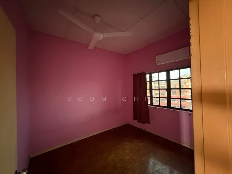 Pangsapuri untuk Dijual di Pangsapuri Excelsa - Boom Chia - Room3 - PropertyGuru.com.my