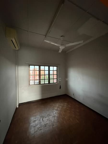Pangsapuri untuk Dijual di Pangsapuri Excelsa - Boom Chia - Room2 - PropertyGuru.com.my