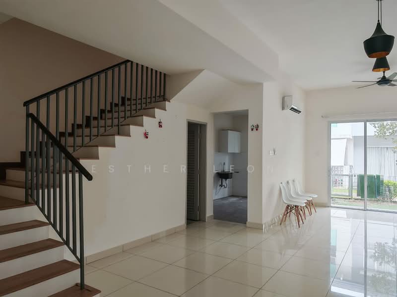 Rumah Teres 2 Tingkat untuk Dijual di Bandar Tropicana Aman (Telok Panglima Garang) - Esther Leong - Living Room - PropertyGuru.com.my