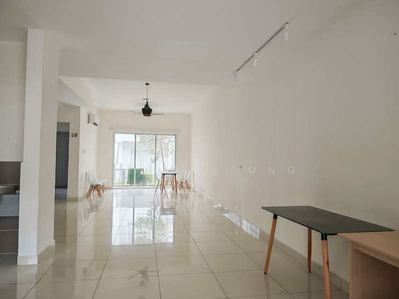 Rumah Teres 2 Tingkat untuk Dijual di Bandar Tropicana Aman (Telok Panglima Garang) - Esther Leong - Living Room - PropertyGuru.com.my