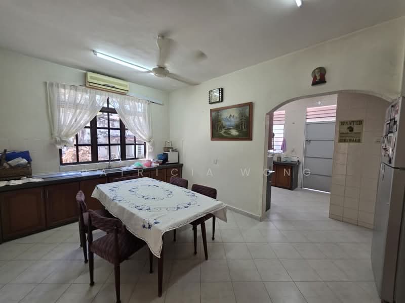 Bungalow for Sale in Taman Tun Sardon (Gelugor) - Patricia Wong - Kitchen - PropertyGuru.com.my