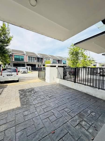 Rumah Teres 2 Tingkat untuk Dijual di Elmina Valley 1 (Shah Alam) - Sazuan Samat - Exterior - PropertyGuru.com.my