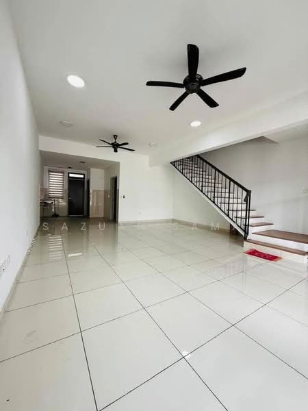 Rumah Teres 2 Tingkat untuk Dijual di Elmina Valley 1 (Shah Alam) - Sazuan Samat - Living Room - PropertyGuru.com.my