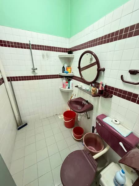 1.5-storey Terraced House for Sale in Cheras (Selangor) - Addy Ng - Bathroom - PropertyGuru.com.my
