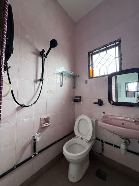 Rumah Teres 2 Tingkat untuk Disewa di Bandar Baru Selayang (Selayang) - Jennifer Tee - Bathroom - PropertyGuru.com.my