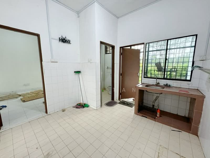 2-storey Terraced House for Sale in Taman Puteri Wangsa (Ulu Tiram) - Iden Tan - Kitchen - PropertyGuru.com.my