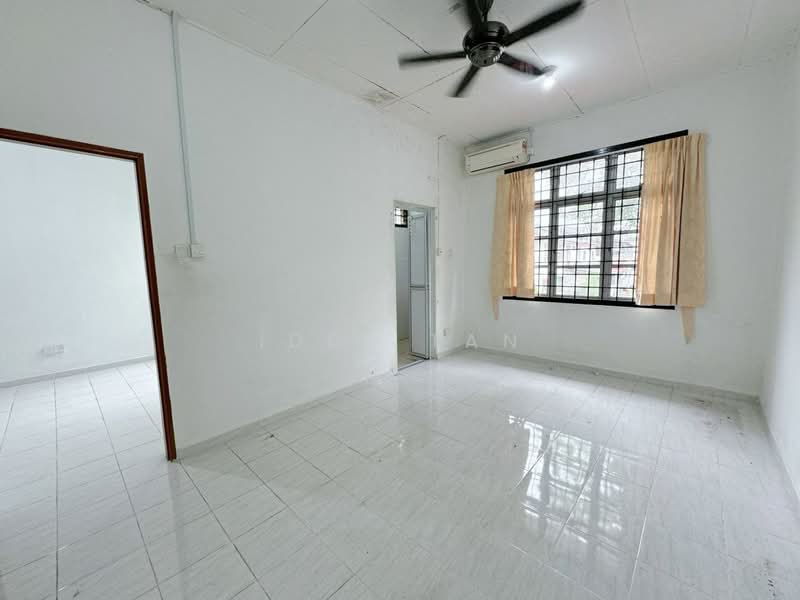2-storey Terraced House for Sale in Taman Puteri Wangsa (Ulu Tiram) - Iden Tan - Interior - PropertyGuru.com.my
