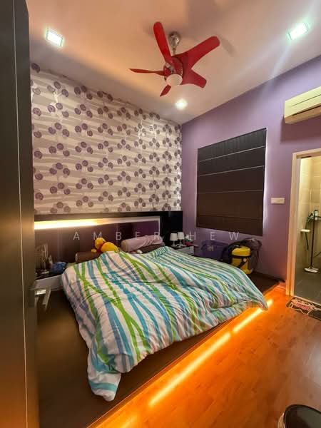 Rumah Teres 3 Tingkat untuk Dijual di Bandar Seri Alam (Masai) - Amber Hew - Bedroom - PropertyGuru.com.my