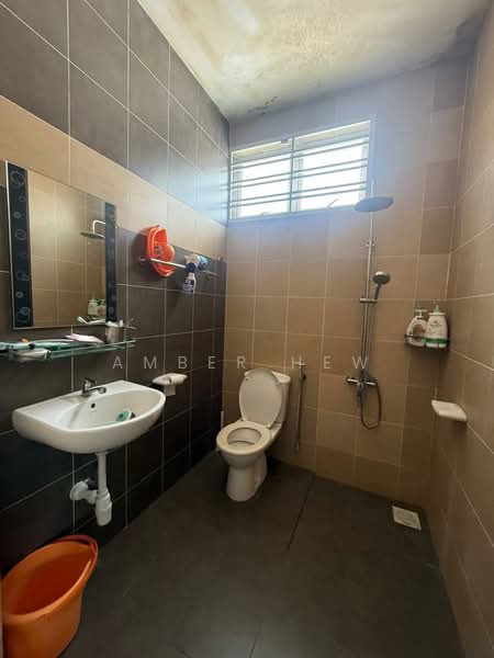 Rumah Teres 3 Tingkat untuk Dijual di Bandar Seri Alam (Masai) - Amber Hew - Bathroom - PropertyGuru.com.my