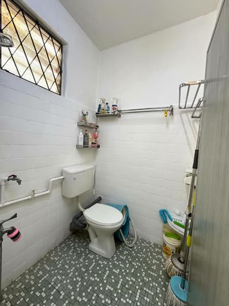 Flat for Sale at Flat Taman Ungku Tun Aminah - Shao Qi - Bathroom - PropertyGuru.com.my