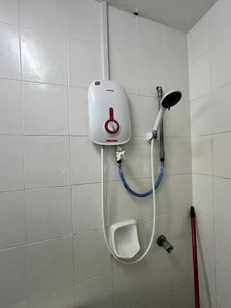 Apartment for Rent at Kemuning Aman - Valyn Ho - Bathroom - PropertyGuru.com.my
