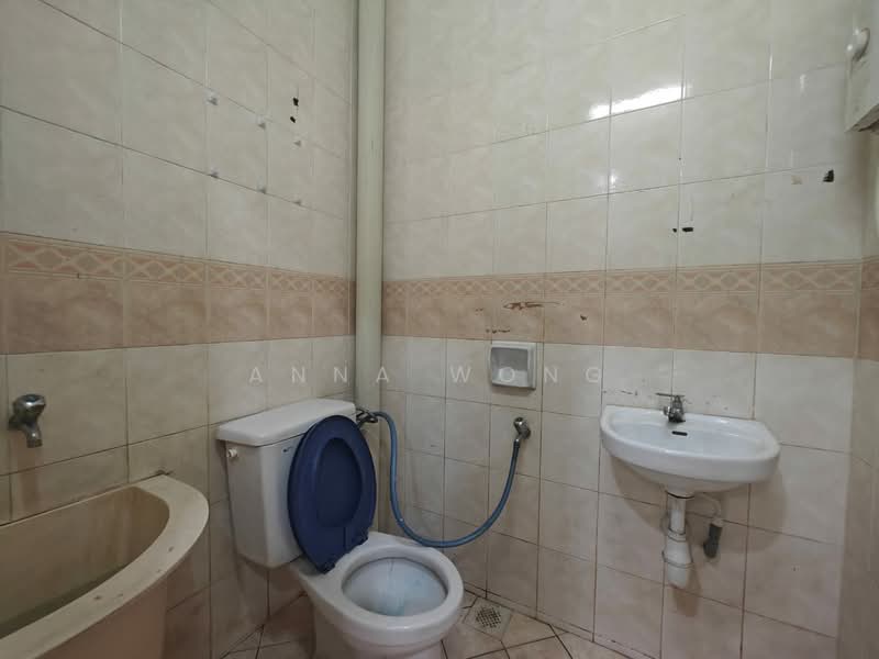 Rumah Teres 1 Tingkat untuk Disewa di Bandar Baru Permas Jaya (Permas Jaya) - Anna Wong - Bathroom - PropertyGuru.com.my