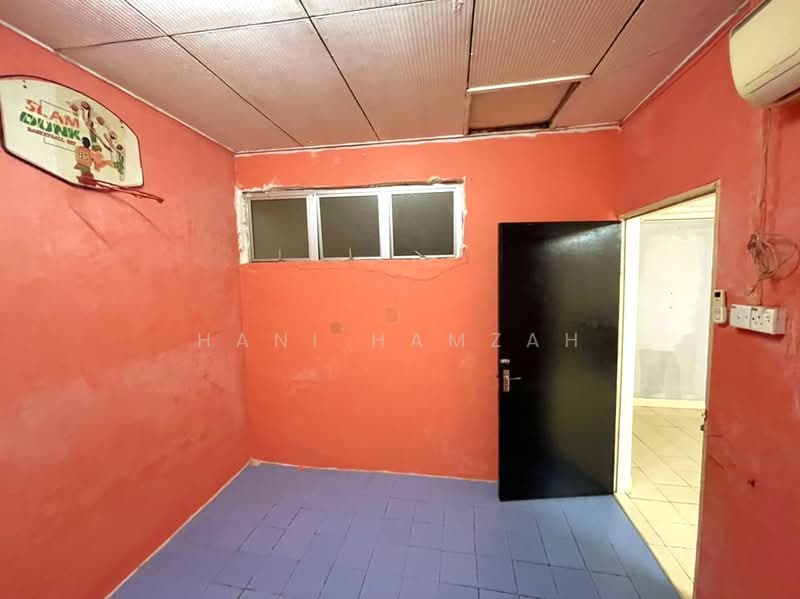 1-storey Terraced House for Sale in Taman Salak Jaya (Salak South) - Hani Hamzah - Interior - PropertyGuru.com.my