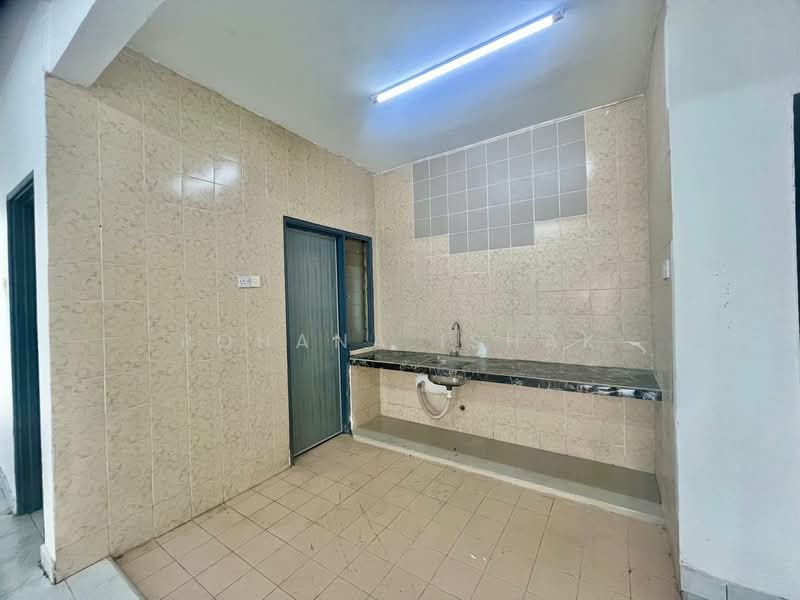 Pangsapuri untuk Dijual di Pangsapuri Mutiara Subang - Rohana Ishak - PropertyGuru.com.my