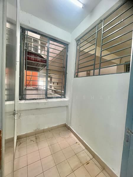 Pangsapuri untuk Dijual di Pangsapuri Mutiara Subang - Rohana Ishak - PropertyGuru.com.my