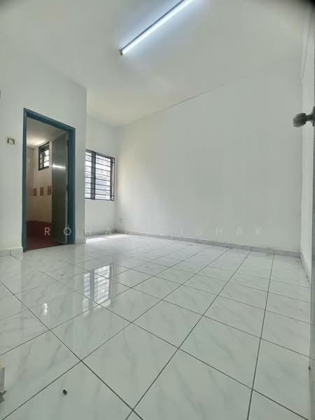 Pangsapuri untuk Dijual di Pangsapuri Mutiara Subang - Rohana Ishak - PropertyGuru.com.my