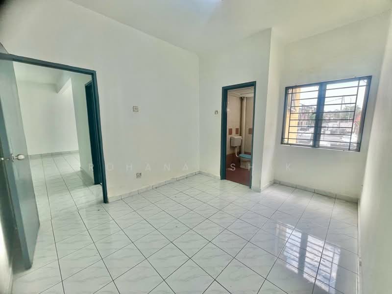 Pangsapuri untuk Dijual di Pangsapuri Mutiara Subang - Rohana Ishak - PropertyGuru.com.my