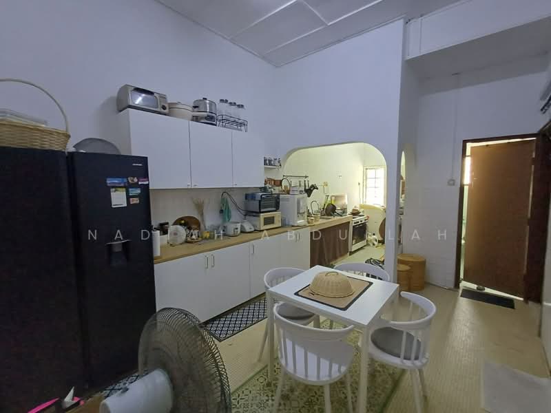 1-storey Terraced House for Sale in Taman Tun Dr Ismail (Kuala Lumpur) - Nadiah Abdullah - Kitchen - PropertyGuru.com.my