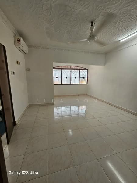 2-storey Terraced House for Sale in Kampung Gombak Indah (Batu Caves) - Elfa Don - Living Room - PropertyGuru.com.my